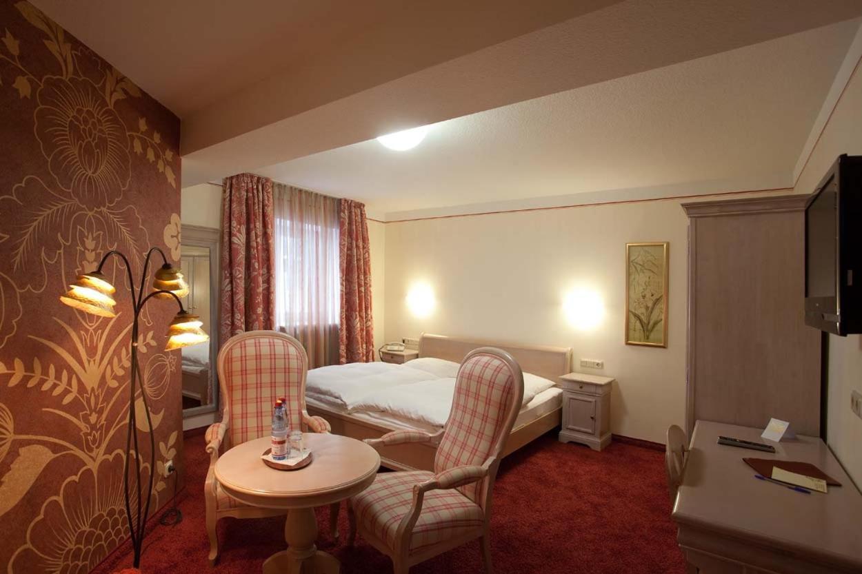 Hotel Karpfen เอเบอร์บาค ภายนอก รูปภาพ