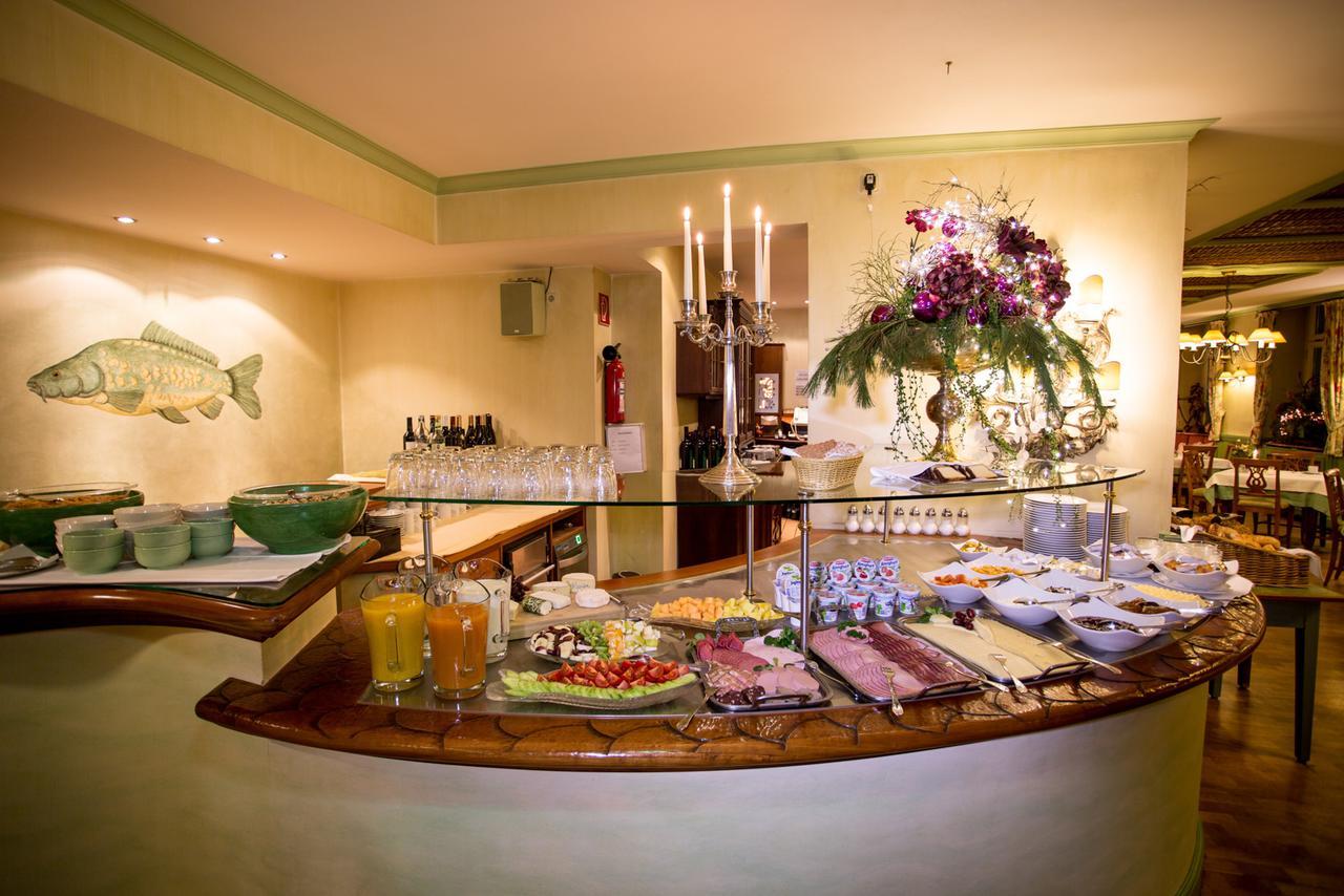 Hotel Karpfen เอเบอร์บาค ภายนอก รูปภาพ