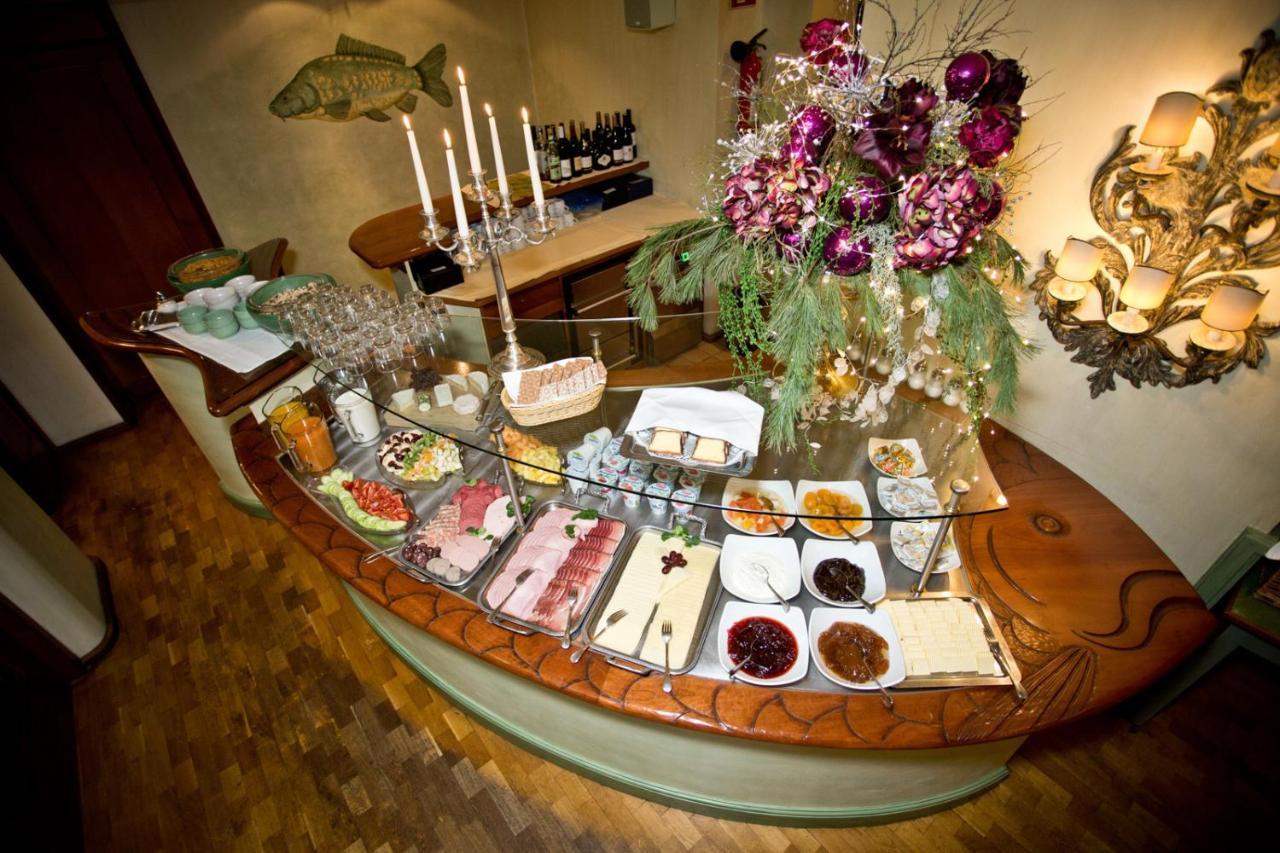 Hotel Karpfen เอเบอร์บาค ภายนอก รูปภาพ